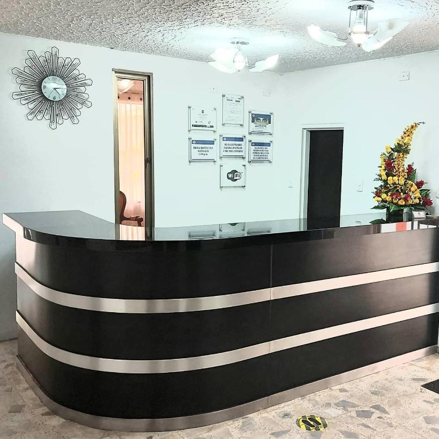 Hotel Emperador باربوزا المظهر الخارجي الصورة