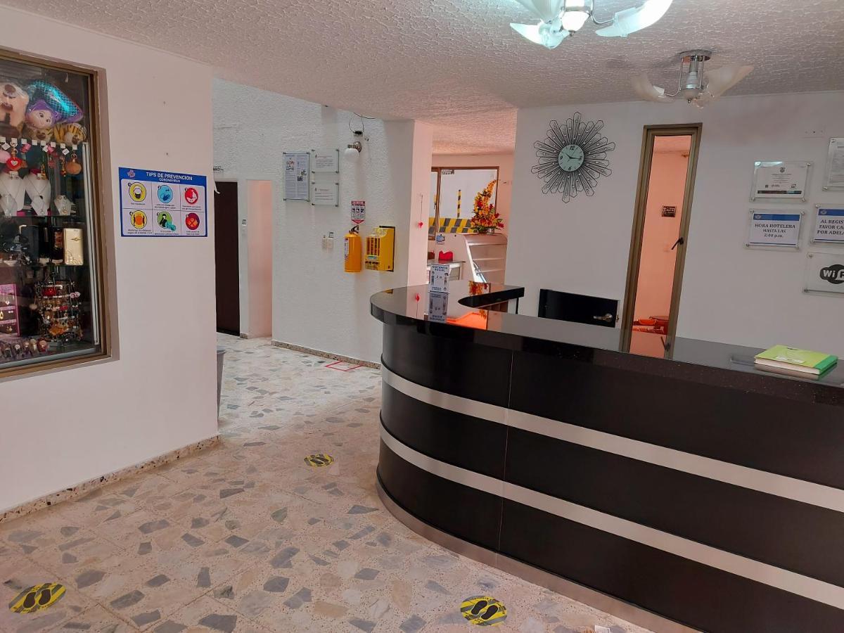 Hotel Emperador باربوزا المظهر الخارجي الصورة
