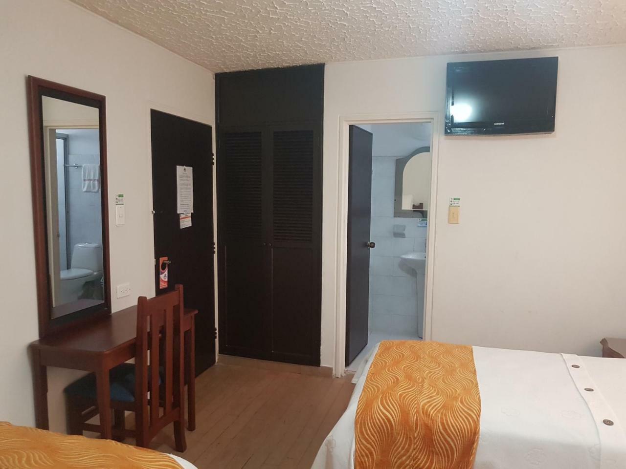 Hotel Emperador باربوزا المظهر الخارجي الصورة