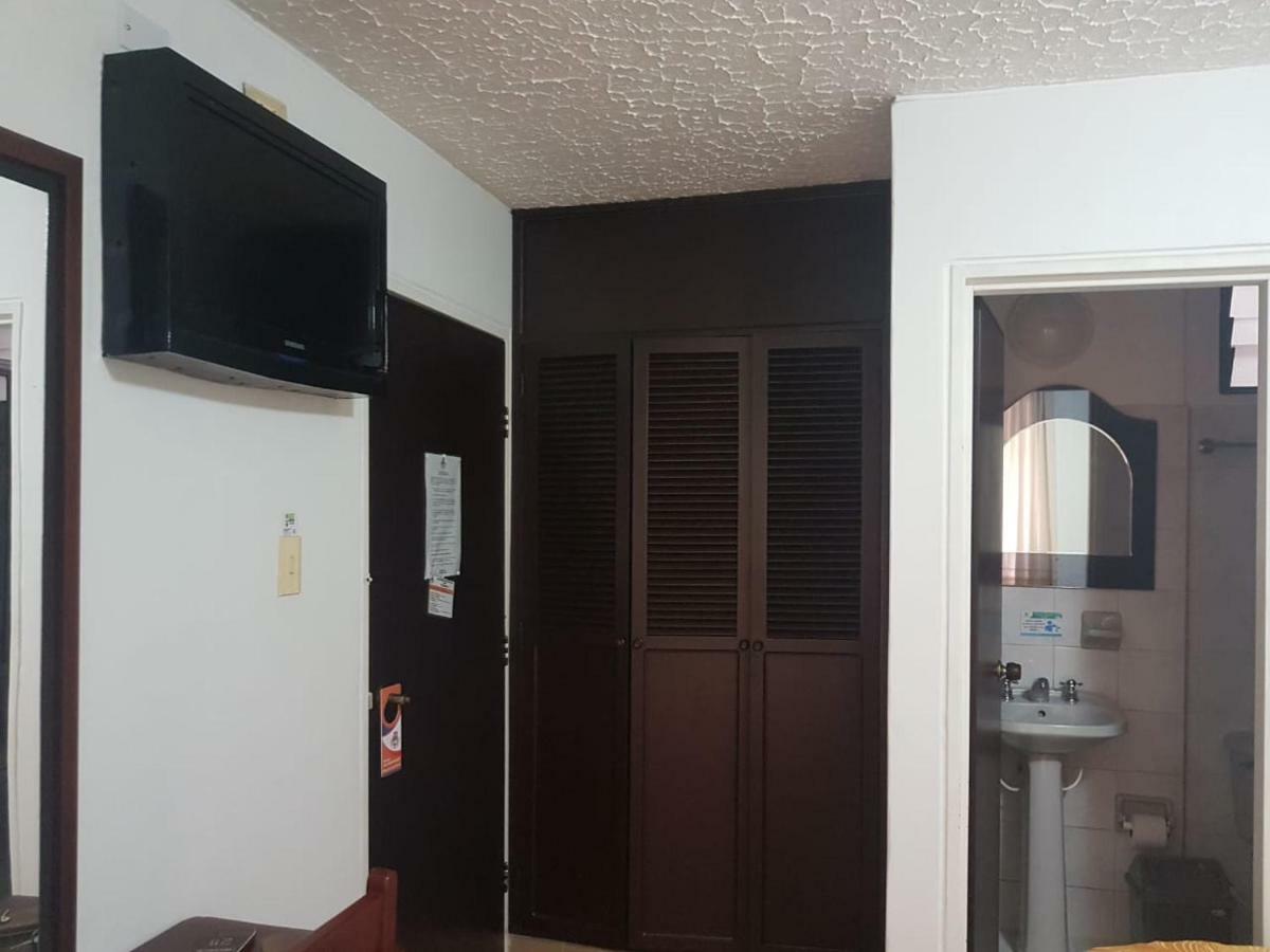 Hotel Emperador باربوزا المظهر الخارجي الصورة