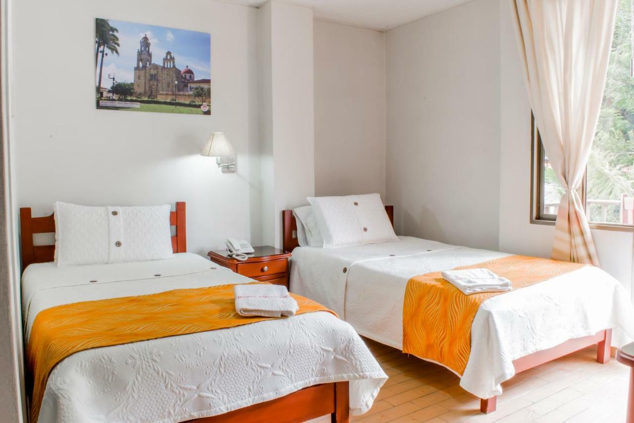 Hotel Emperador باربوزا الغرفة الصورة