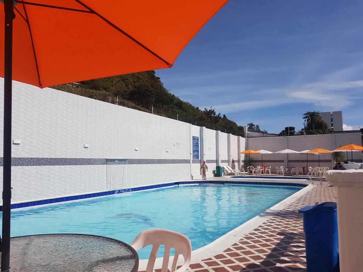 Hotel Emperador باربوزا المظهر الخارجي الصورة